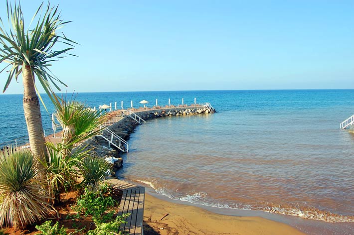 Malpas Hotel Beach