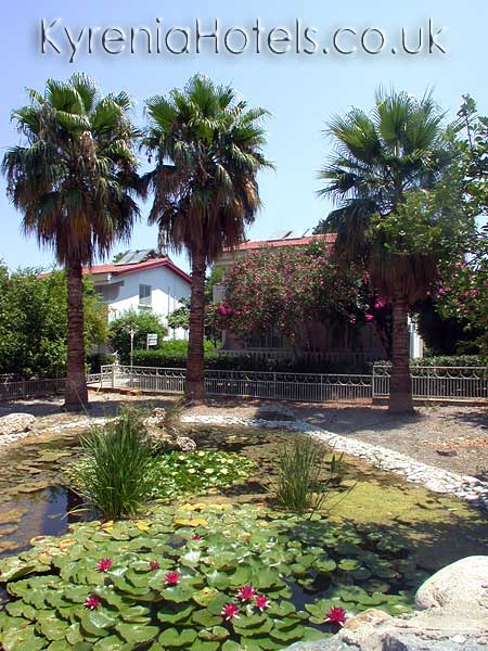 Riverside Hotel Gardens