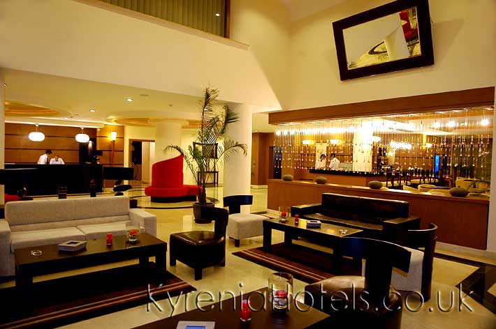 vouni-palace-hotel-lobby-bar.jpg